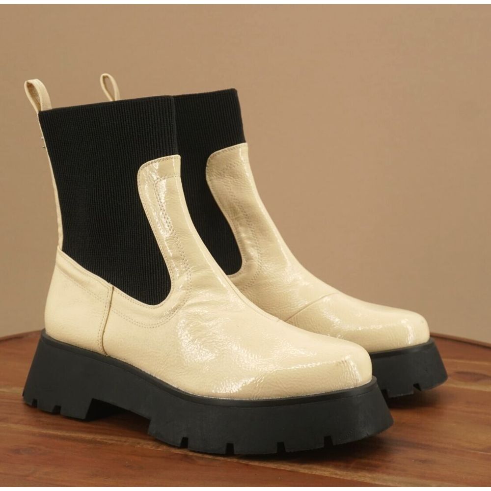 Sam Edelman Beige and Black Ankle Booties